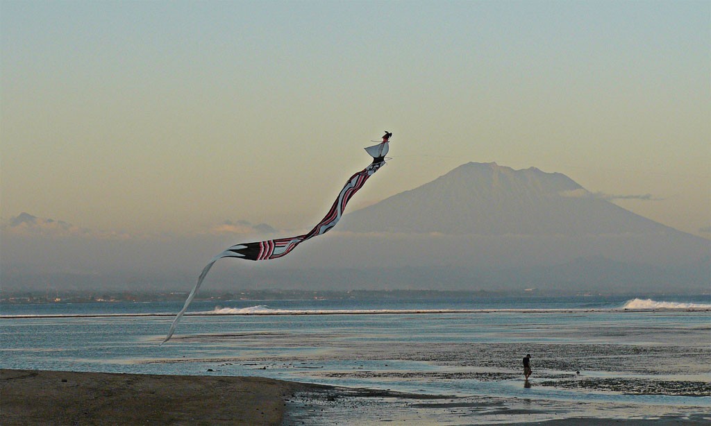 Cerf-volant de Bali image stock. Image du indonésie, détail - 6298785